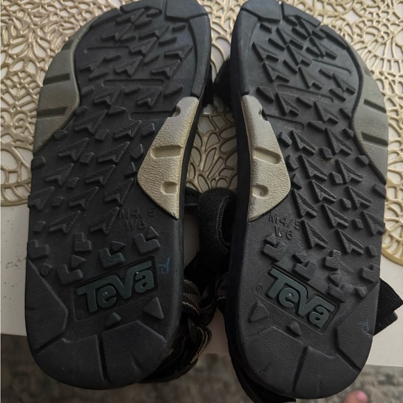 Vintage Teva Sandals - Picture 6 of 7